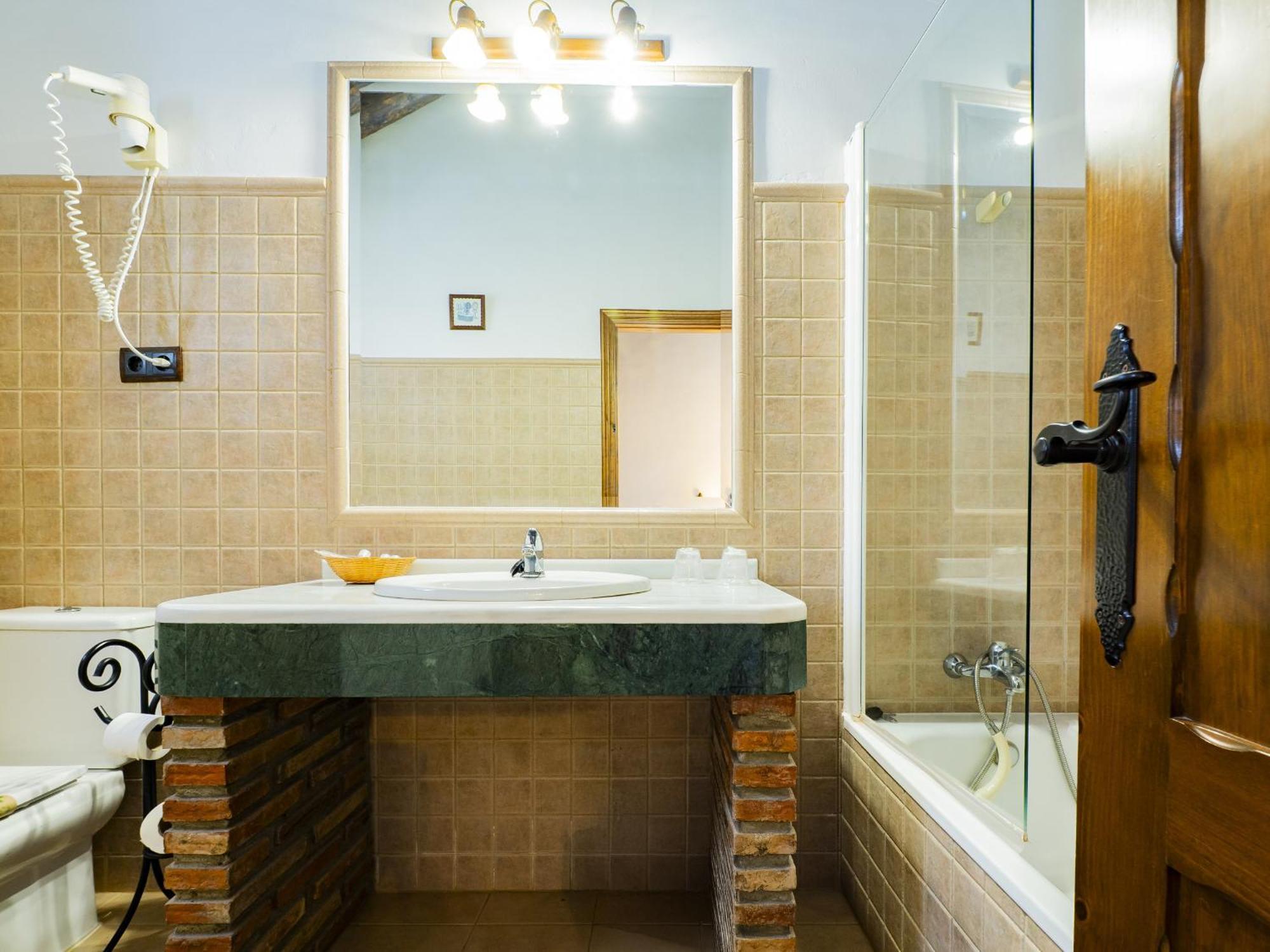 Cubo'S Hotel Cortijo San Antonio 카사라보넬라 외부 사진