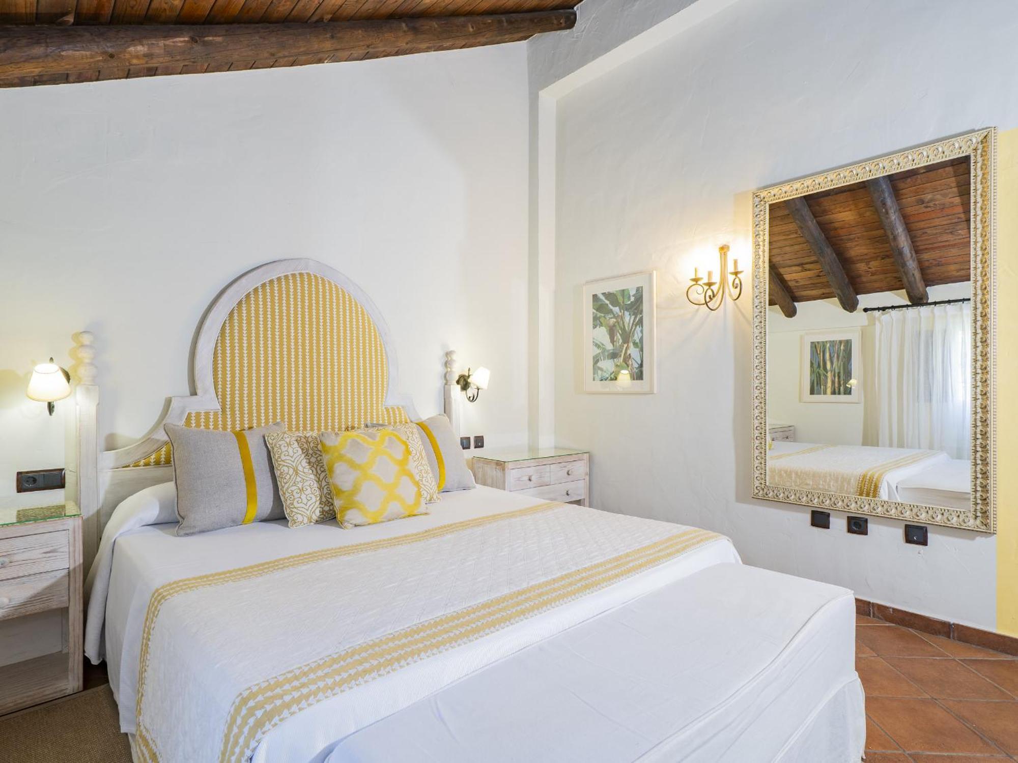Cubo'S Hotel Cortijo San Antonio 카사라보넬라 외부 사진