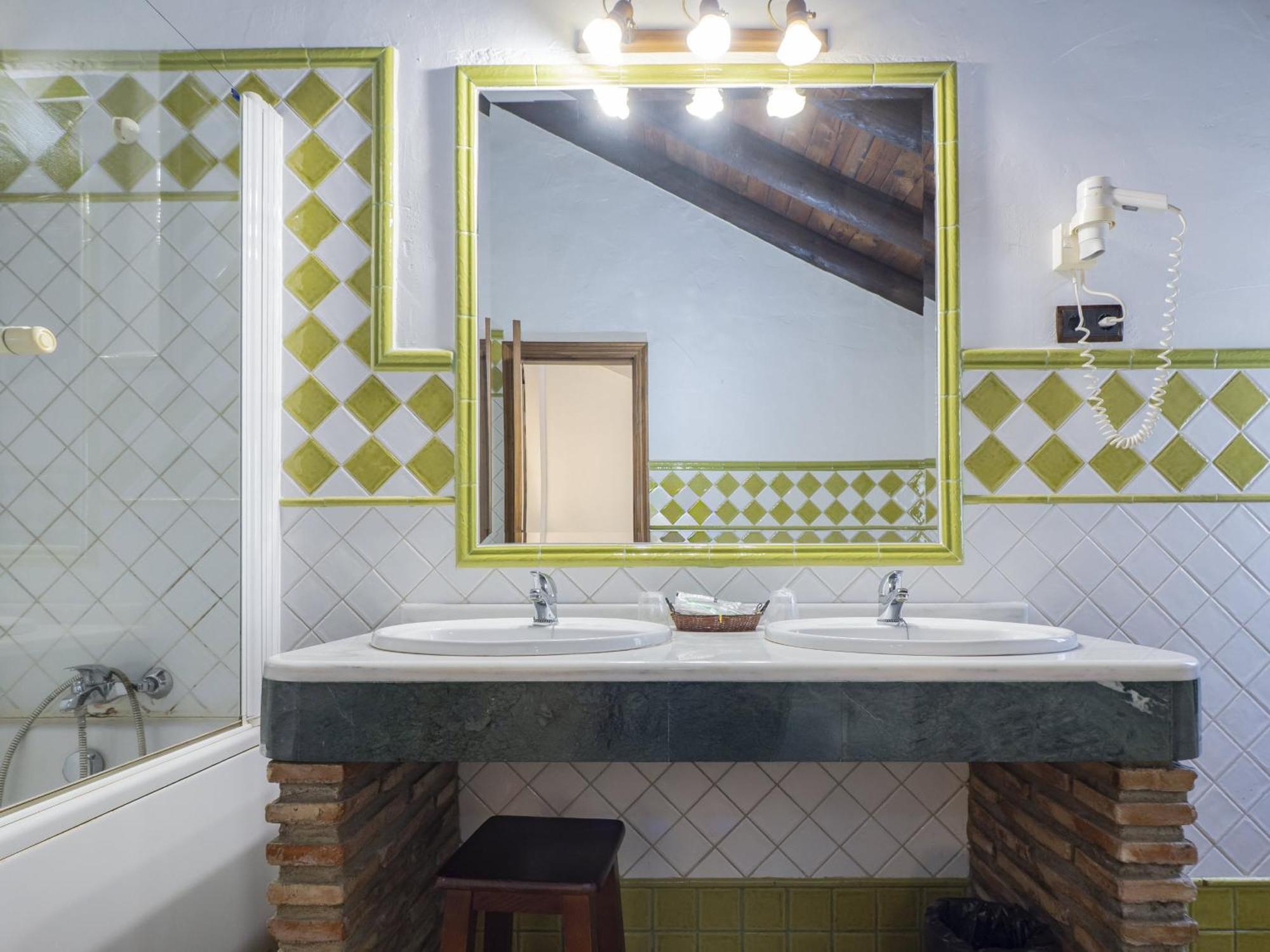 Cubo'S Hotel Cortijo San Antonio 카사라보넬라 외부 사진